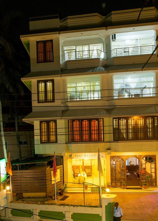 كوفالام Surya Beach Resort المظهر الخارجي الصورة
