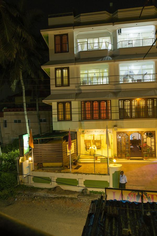كوفالام Surya Beach Resort المظهر الخارجي الصورة